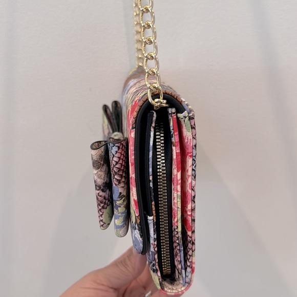 Betsy Johnson Floral Crossbody Multicolor Bag. Brand New - Picture 5 of 15